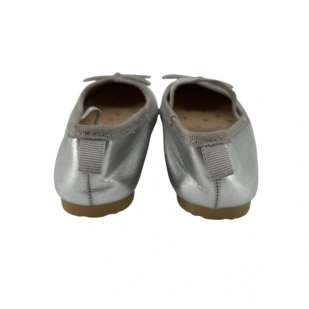 Cat & Jack Girl's Silver Bow Ballet Flats Size 5 Toddler